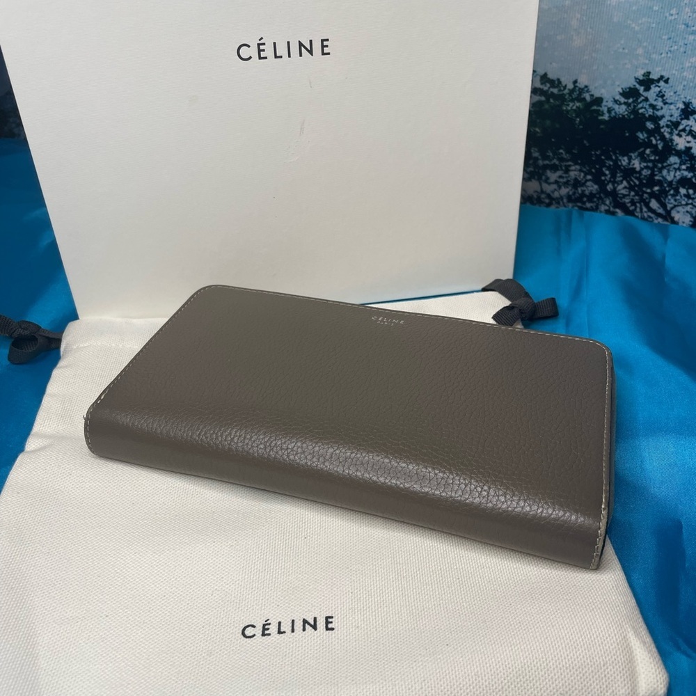 Celine Pebble Leather Wallet Yellow Interior Excel cond. Includes box & dust bag - Picture 6 of 15